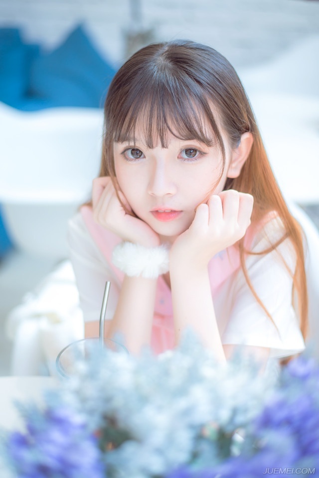 “……”吕布扭头，有些无奈的看着贾诩：“文和，我终于知道你为何从不插手兵权了，否则，我一定会用这个理由弄死你！麻烦你一次把话说完好吗？”